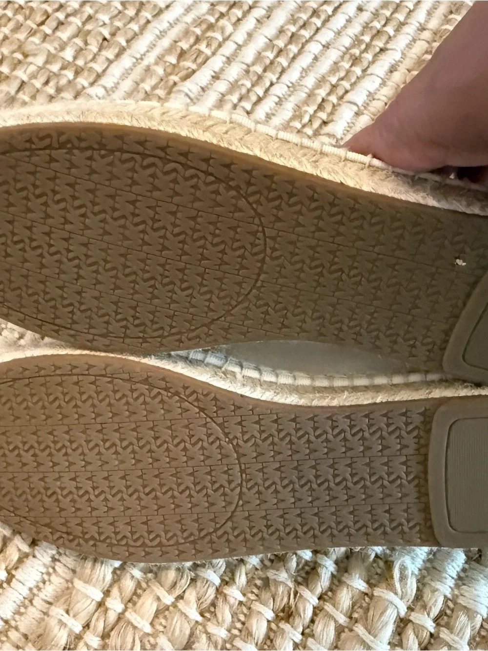 Like New! MICHAEL Michael Kors Cream Leather Espadrille Flats